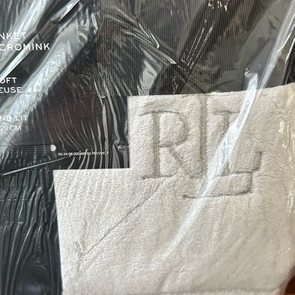 Lauren Ralph Lauren Quiet Gray Micromink King Size Blanket - Picture 3 of 9